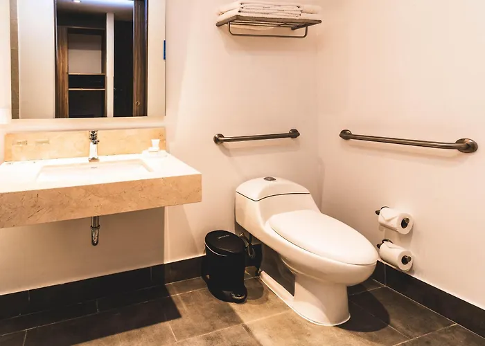 Hampton By Hilton 4*