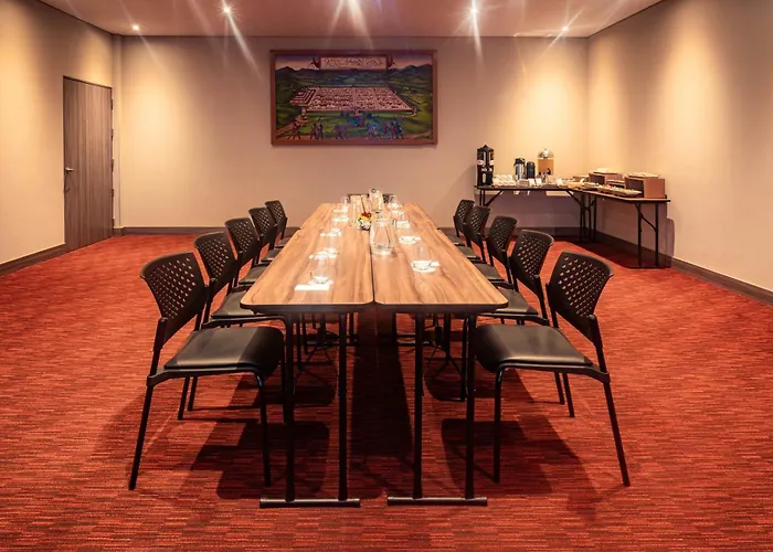 Hampton By Hilton 4* クスコ