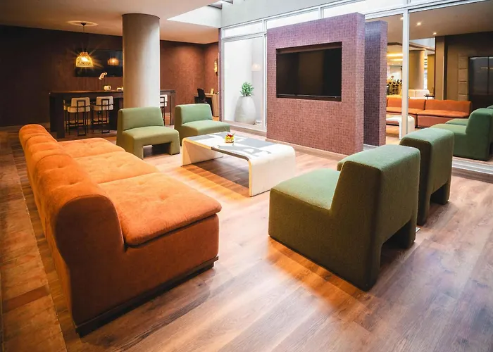 Hampton By Hilton 4*