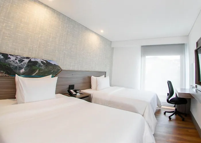 Hotel Hampton By Hilton 4*